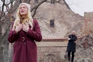 Na kolenou klidně budu tu stát: Cože? To se dá? 5 důvodů, proč si nový klip Soukalové zamilujete na první poslech! | Super.cz